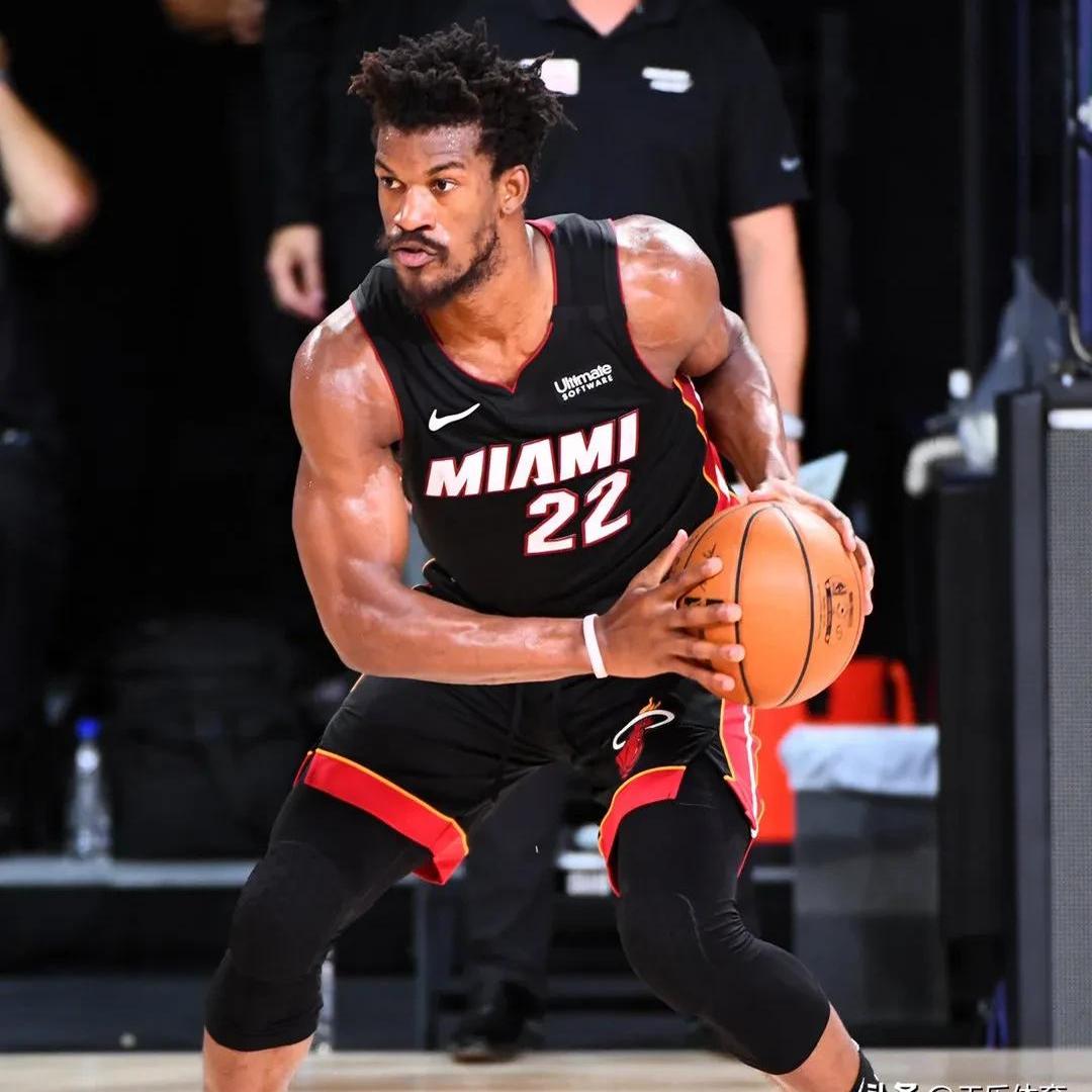 九游体育社区 巴特勒在日本队比赛中战术调整，回归赛场引发热议！