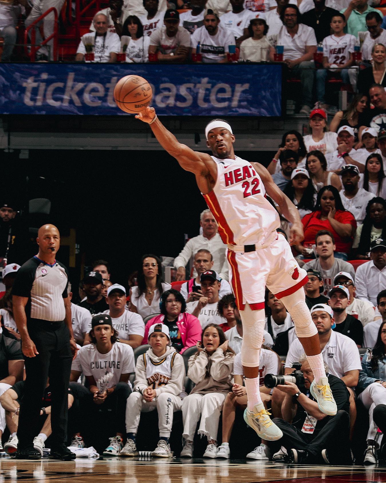 体育分析工具巴特勒迎来十五赛季高光表现，公牛球迷沸腾！的简单介绍