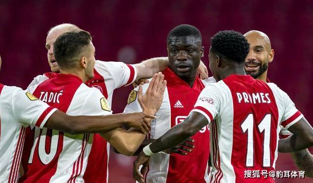 九游体育APP包含赛后阿贾克斯调整名单以备意大利杯，完成体检环节打磨，赛场秩序良好，更衣室氛围转暖的词条